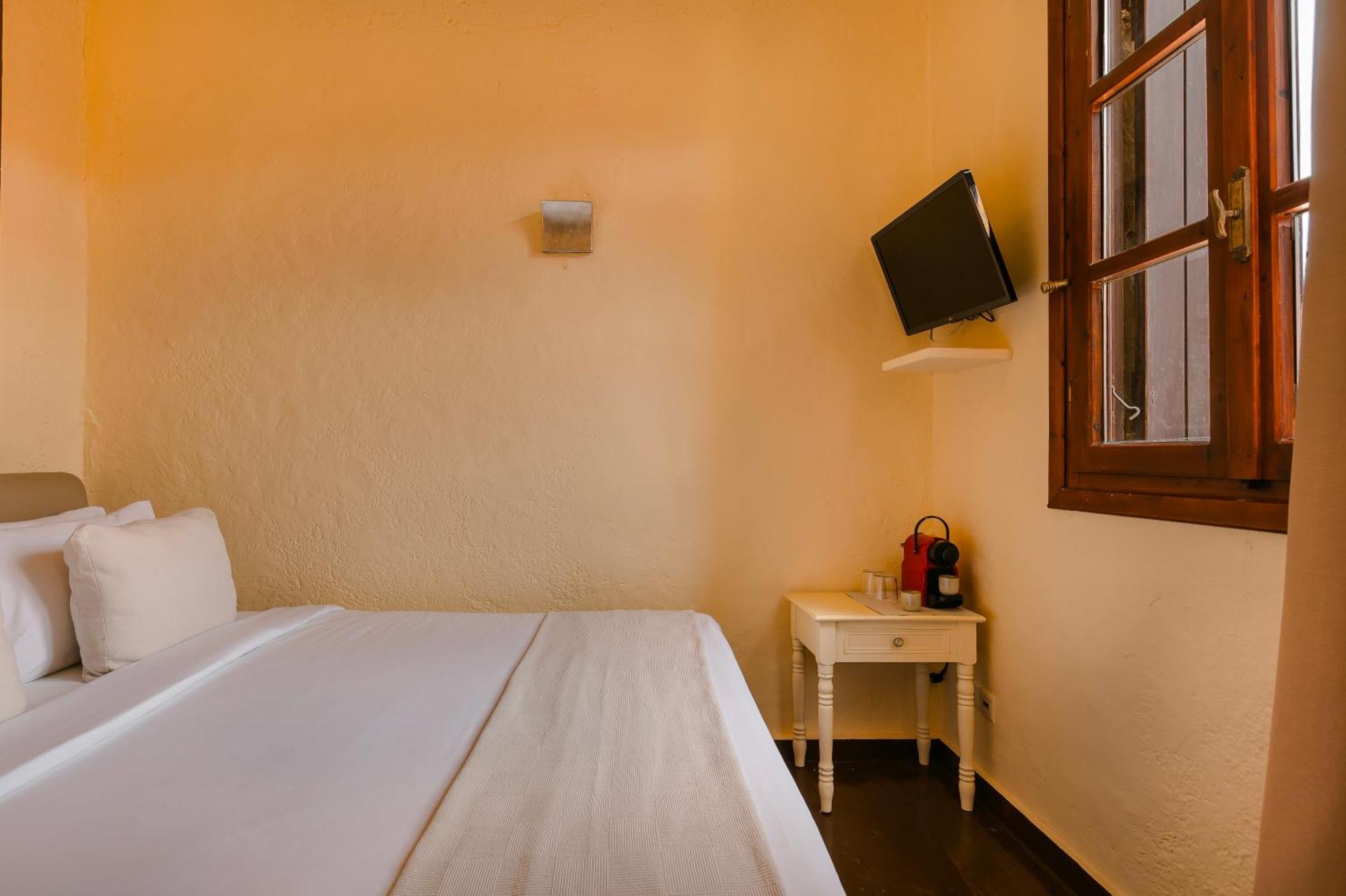 Alcanea Boutique Hotel Chrissi Akti Chania Exterior foto